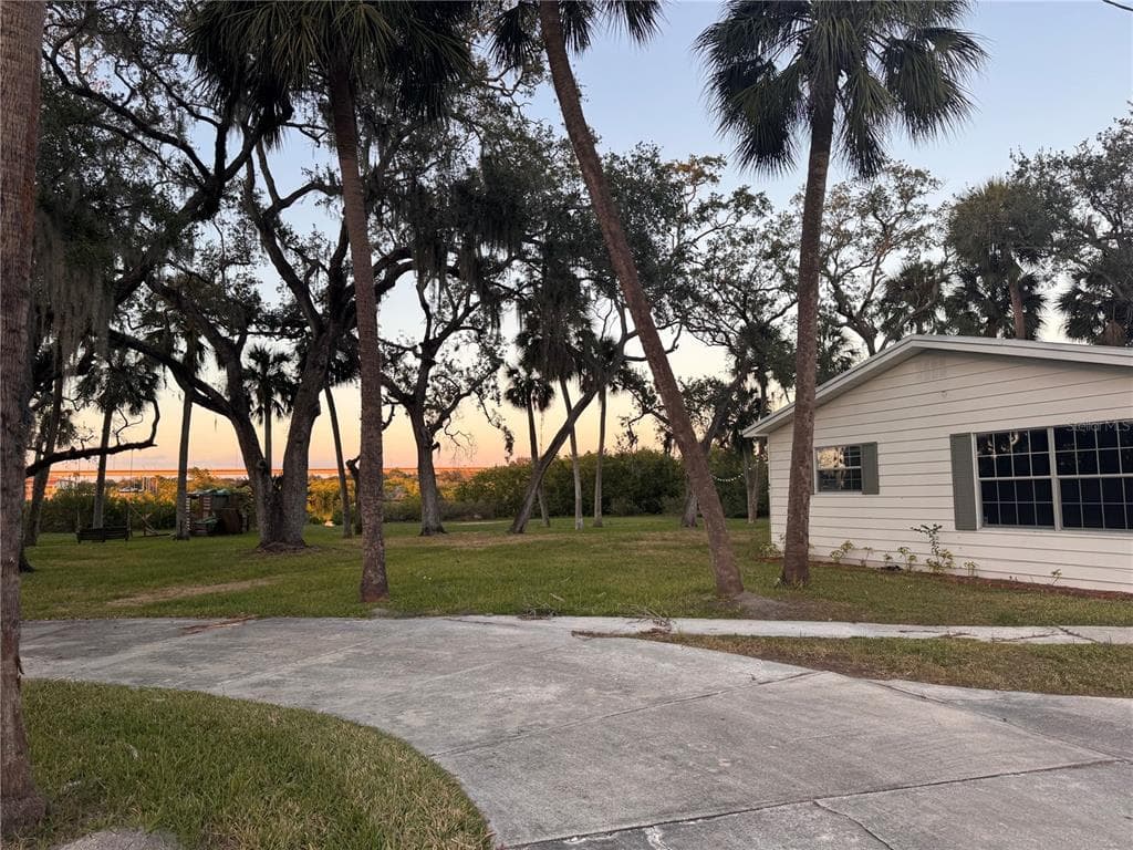 512 51ST Street, TAMPA, FL 33619 photo 2