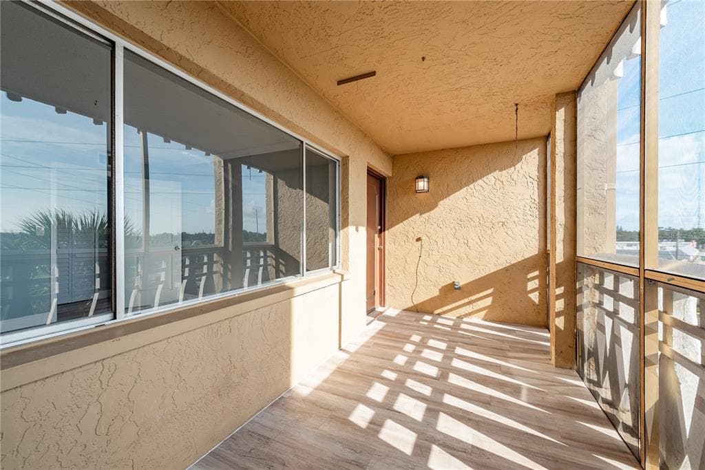 8950 PARK Boulevard Unit 410, SEMINOLE, FL 33777 photo 3