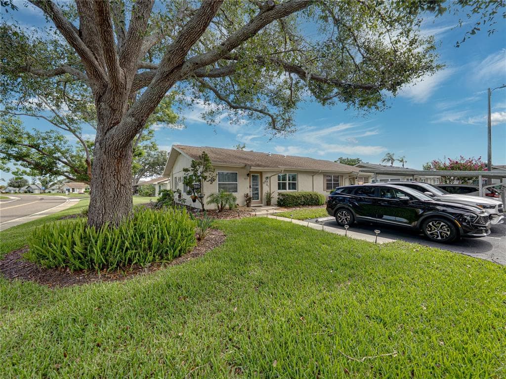 322 GLOUCESTER BOULEVARD Unit 322, SUN CITY CENTER, FL 33573 photo 2