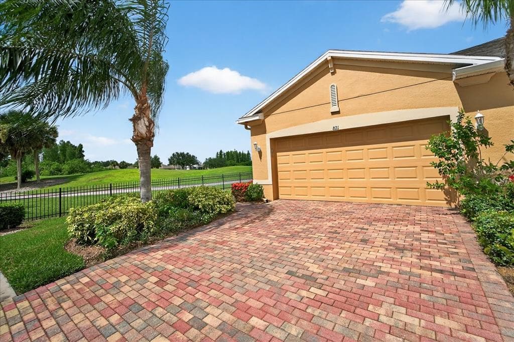 821 CHIPPER DRIVE, SUN CITY CENTER, FL 33573