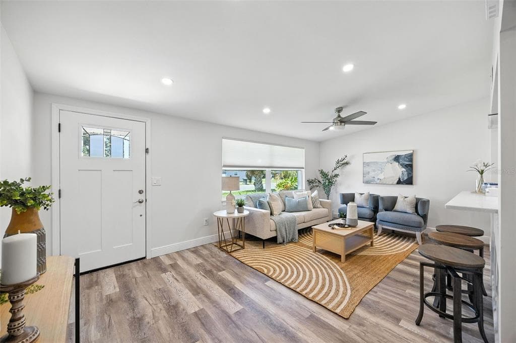 657 LAURA LANE, DUNEDIN, FL 34698 photo 4