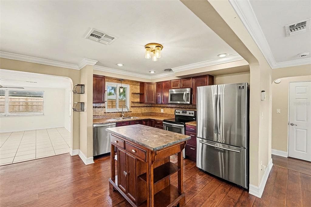 11115 101ST AVENUE, SEMINOLE, FL 33772 photo 5