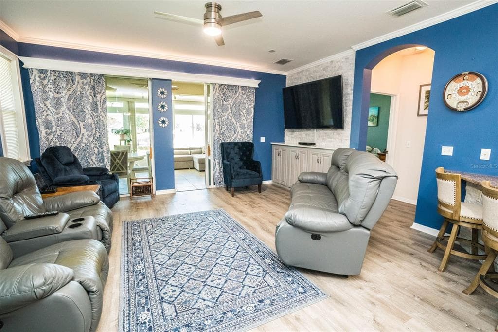 2427 SIFIELD GREENS WAY, SUN CITY CENTER, FL 33573 photo 2