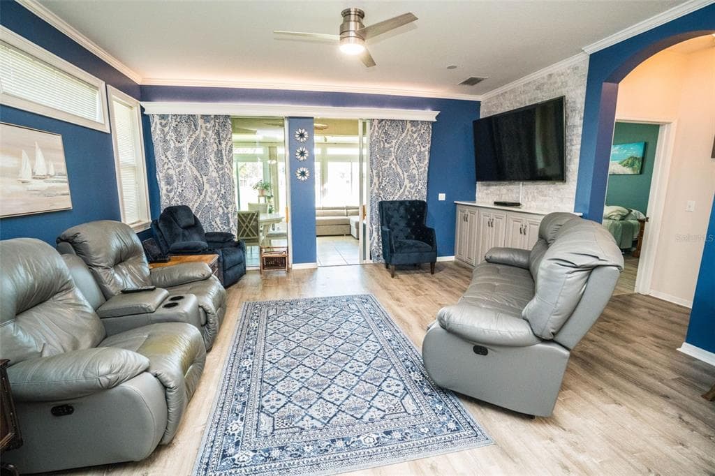 2427 SIFIELD GREENS WAY, SUN CITY CENTER, FL 33573 photo 3