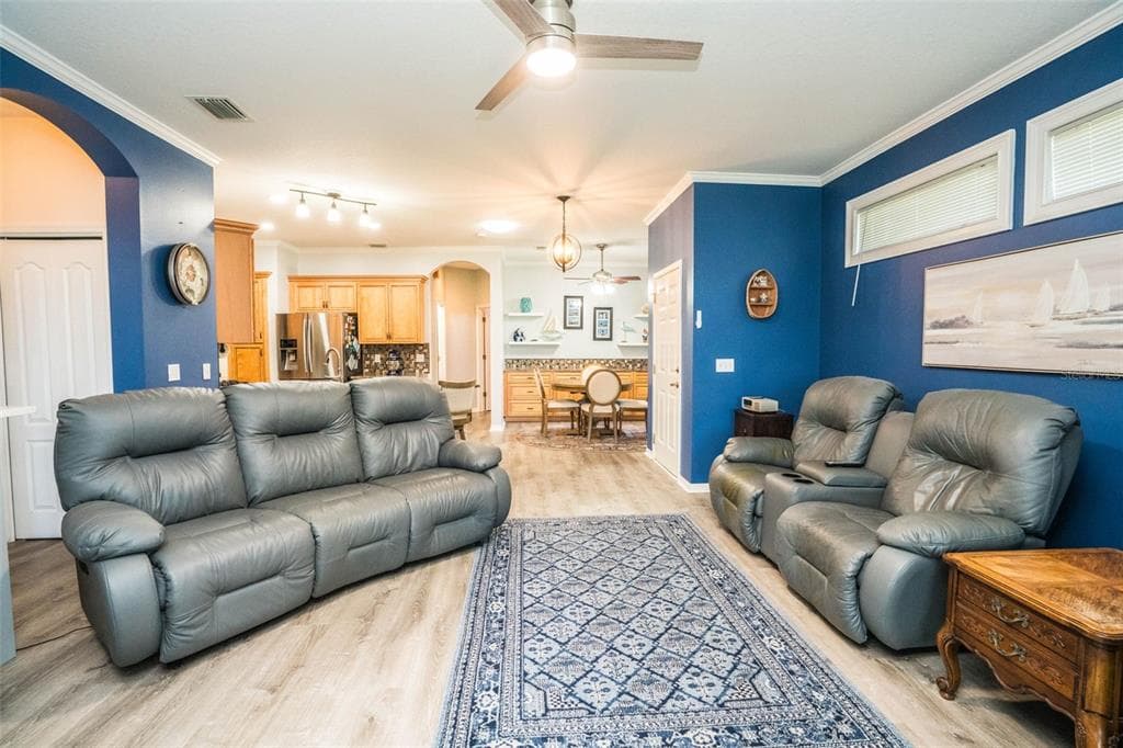 2427 SIFIELD GREENS WAY, SUN CITY CENTER, FL 33573 photo 4