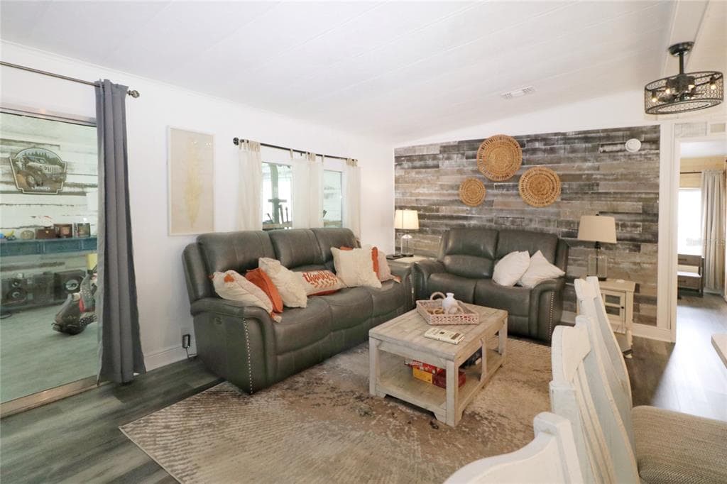 119 SAINT THOMAS CIRCLE, APOLLO BEACH, FL 33572 photo 3