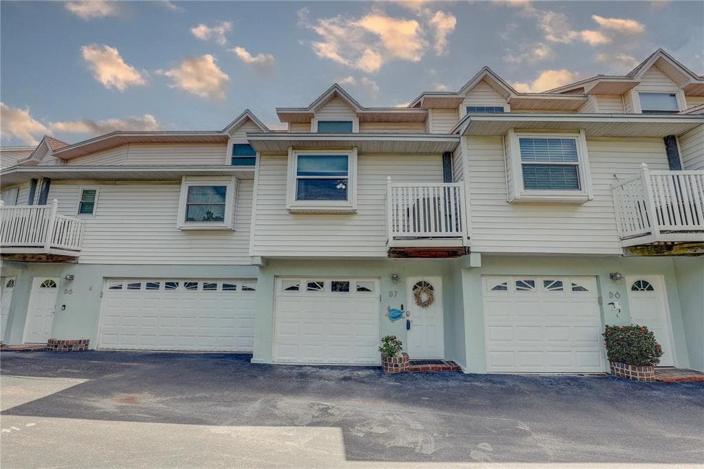 19201 VISTA LANE Unit D7, INDIAN SHORES, FL 33785 photo 2