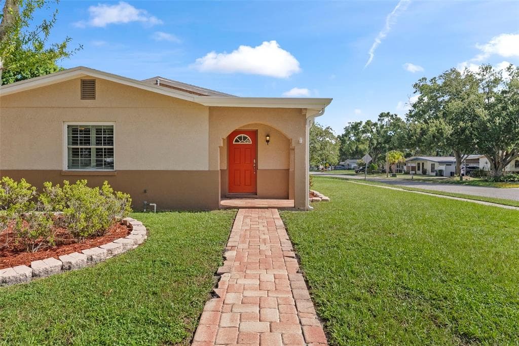 2901 PAXTON AVENUE, TAMPA, FL 33611 photo 2