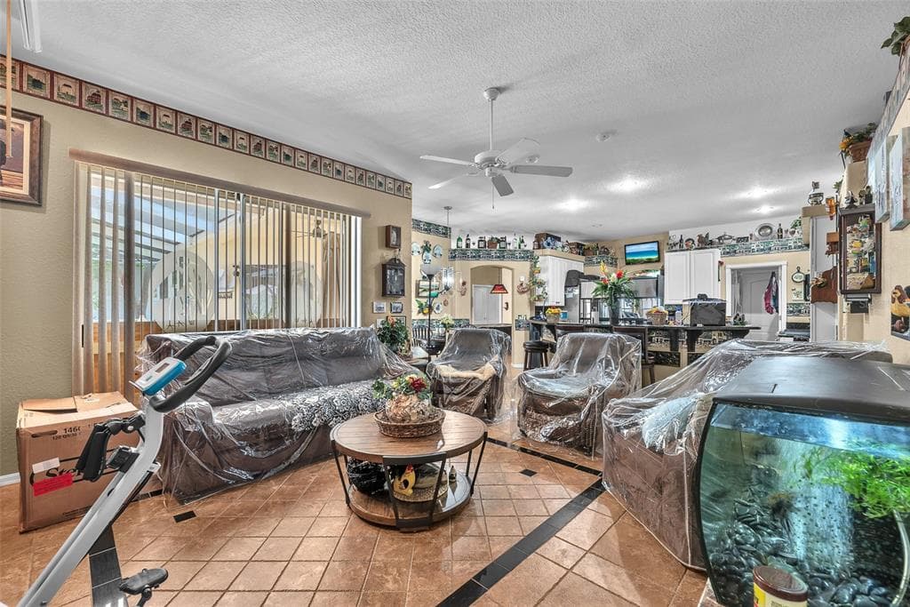 327 COUNTRY VINEYARD DRIVE, VALRICO, FL 33594 photo 2