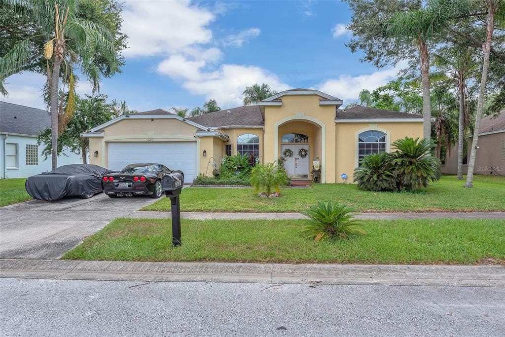 327 COUNTRY VINEYARD DRIVE, VALRICO, FL 33594