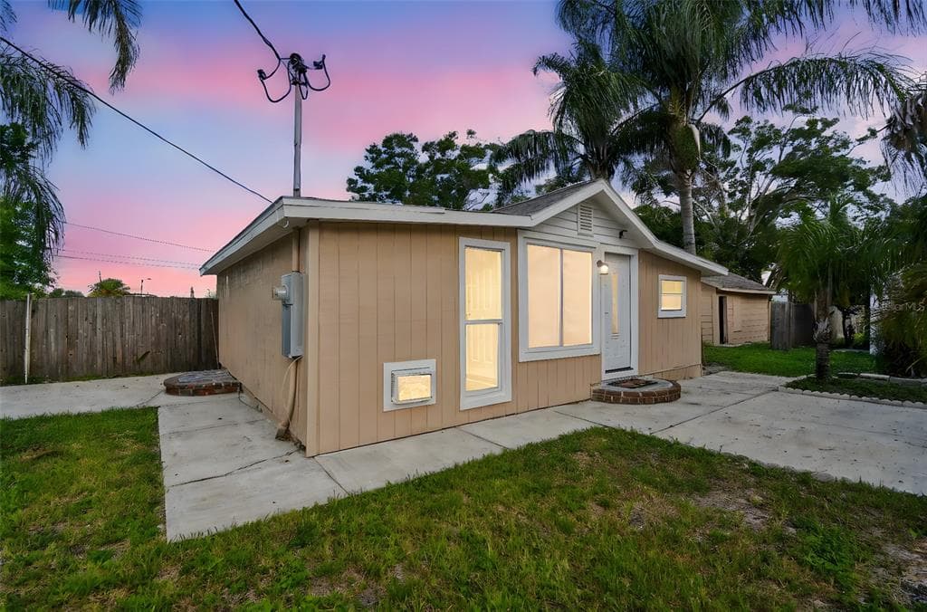 711 SMITH STREET, CLEARWATER, FL 33756