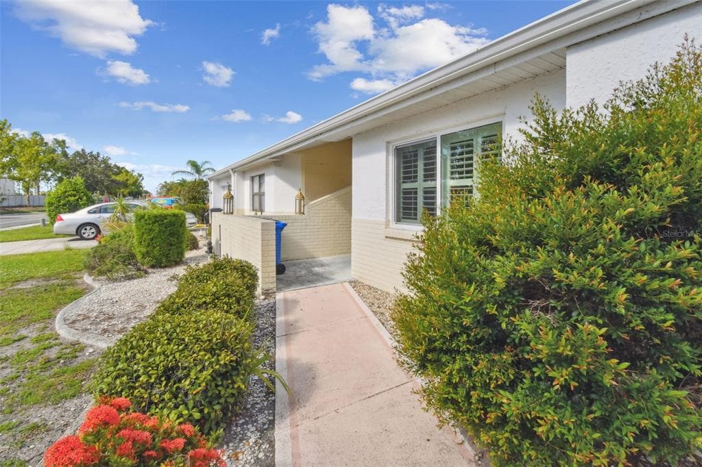 912 DEL WEBB Boulevard, SUN CITY CENTER, FL 33573 photo 4