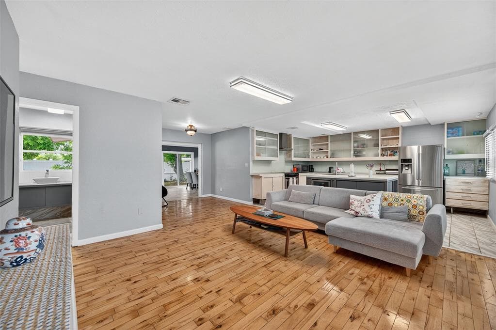 300 DAVISON AVENUE, ST PETERSBURG, FL, 33703 photo 5