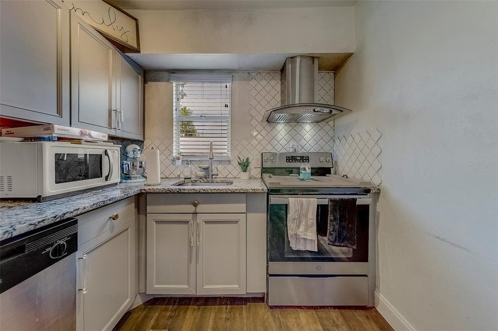 2044 21ST Street, Street PETERSBURG, FL 33712 photo 2