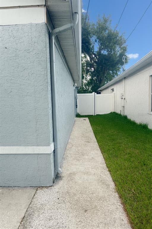 8706 FISH LAKE Road, TAMPA, FL 33619 photo 4