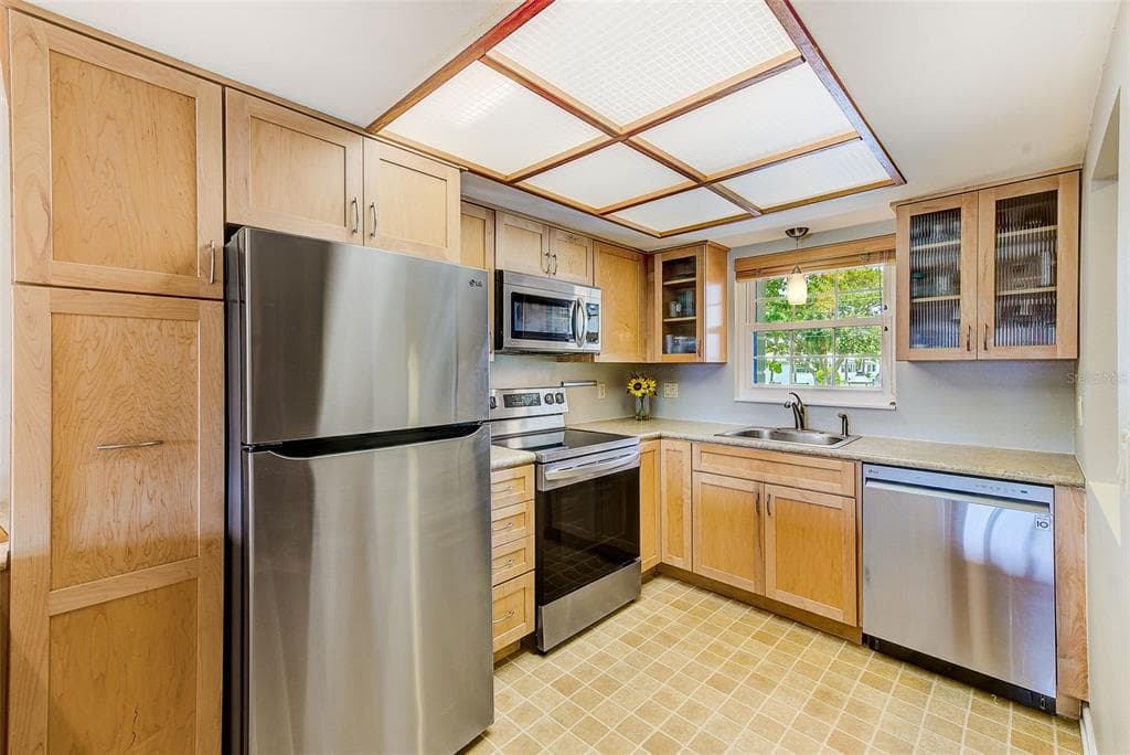 12900 VONN ROAD Unit E205, LARGO, FL 33774 photo 5