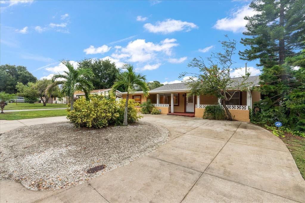 5390 48TH Avenue, Street PETERSBURG, FL 33709 photo 2