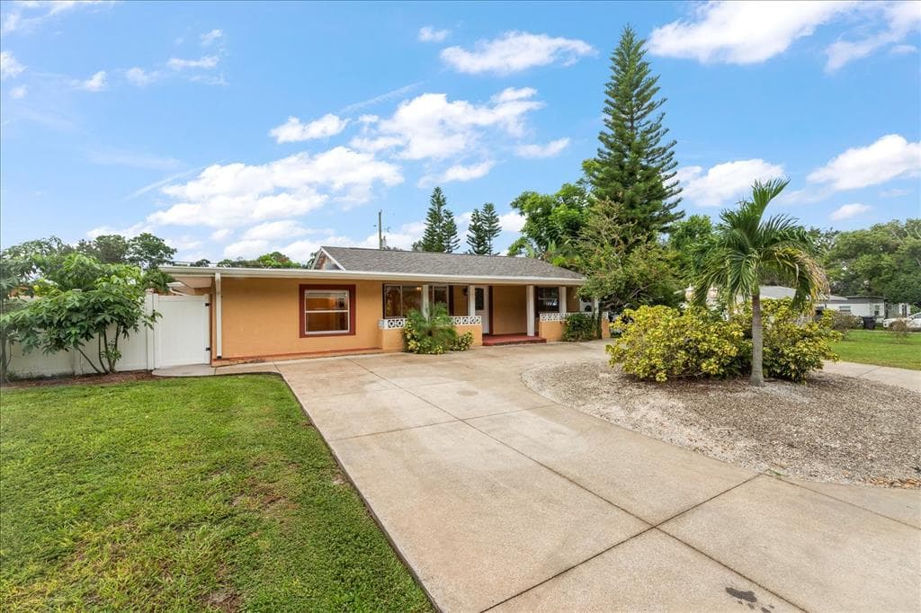 5390 48TH Avenue, Street PETERSBURG, FL 33709 photo 4