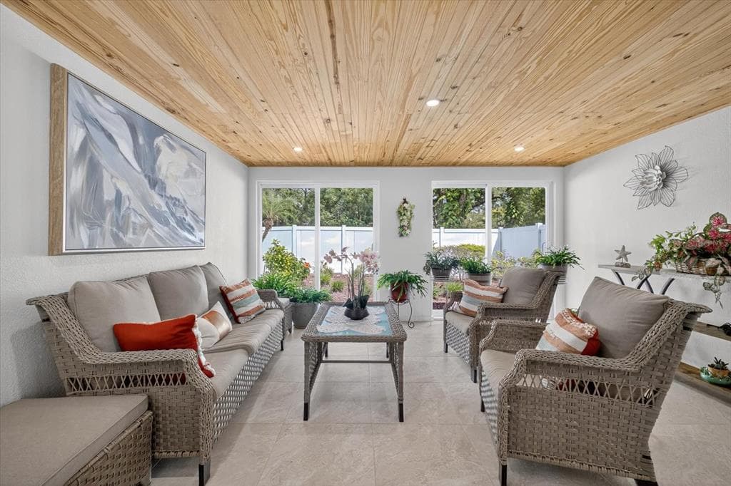 4805 MACDILL AVENUE, TAMPA, FL 33614 photo 2