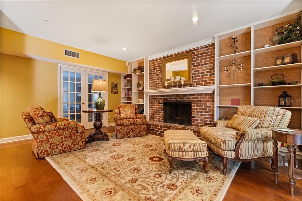 13817 CYPRESS VILLAGE CIRCLE, TAMPA, FL 33618 photo 3