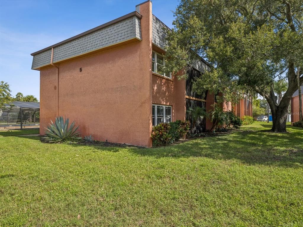 4805 ALT 19 Unit 525, PALM HARBOR, FL 34683 photo 2