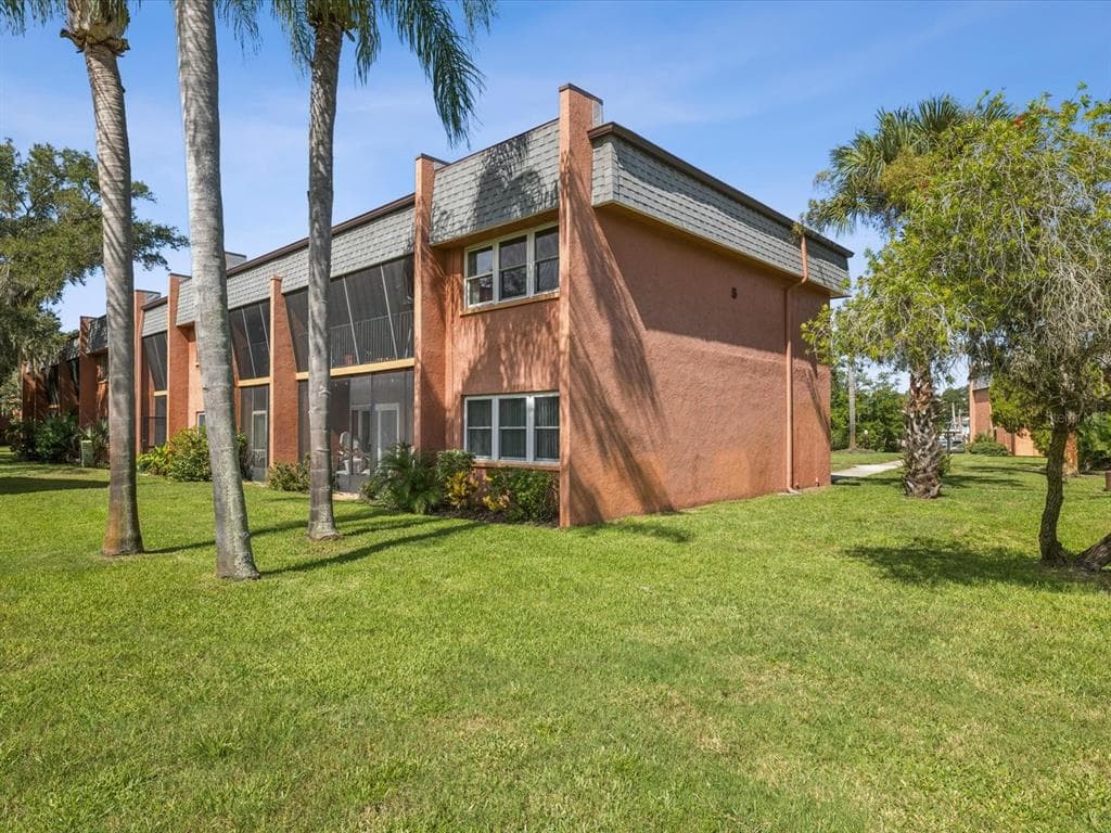 4805 ALT 19 Unit 525, PALM HARBOR, FL 34683