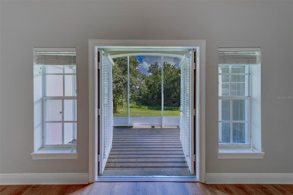 270 VALENCIA CIRCLE, Street PETERSBURG, FL 33716 photo 5