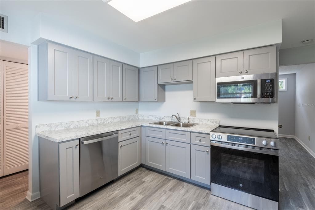 3202 DE LEON STREET Unit B, TAMPA, FL 33609 photo 3