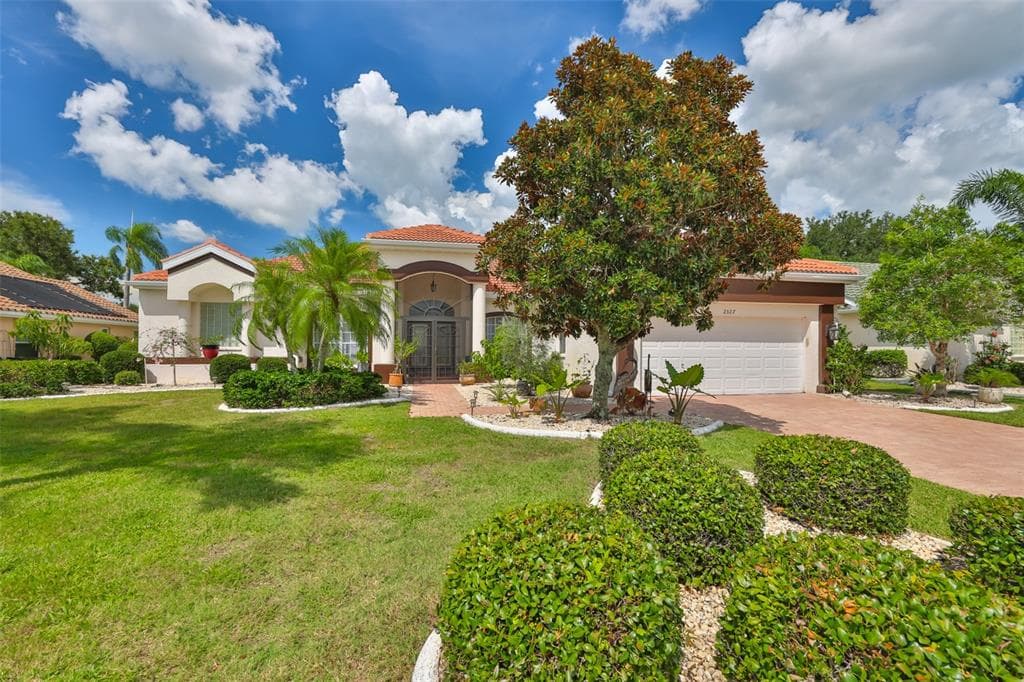 2327 PLATINUM DRIVE, SUN CITY CENTER, FL 33573 photo 3