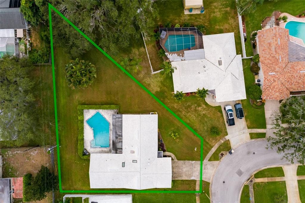 1027 GROVEWOOD COURT, CLEARWATER, FL 33764 photo 3