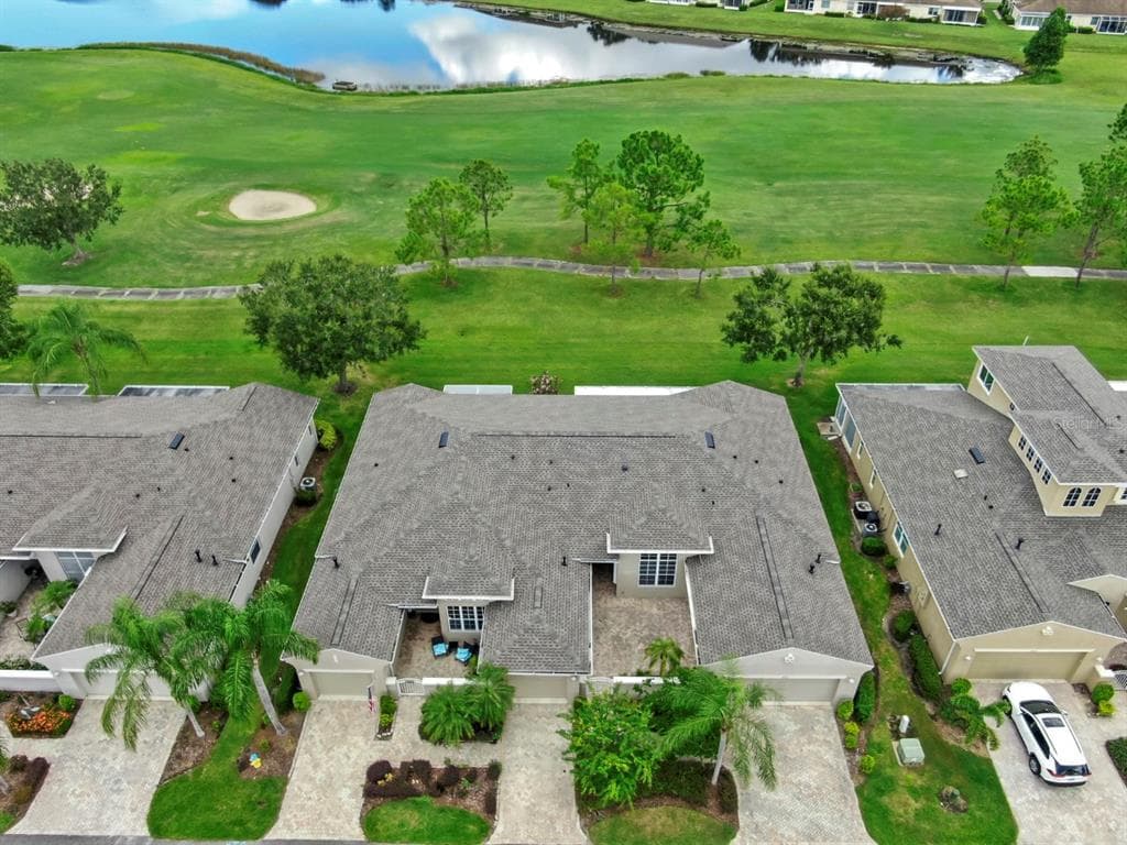 2433 KENSINGTON GREENS DRIVE, SUN CITY CENTER, FL 33573 photo 3