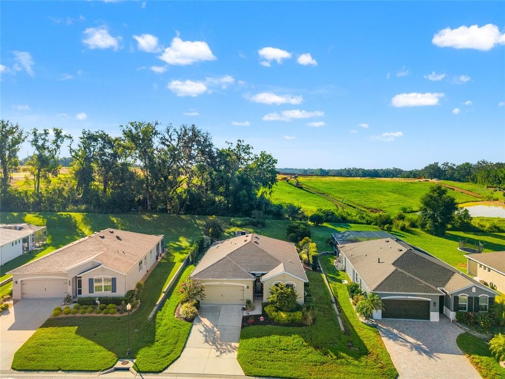 12526 EASTPOINTE DRIVE, DADE CITY, FL 33525 photo 2