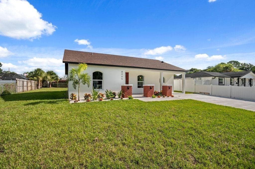 8405 WOODLAKE DRIVE, TAMPA, FL 33615 photo 2