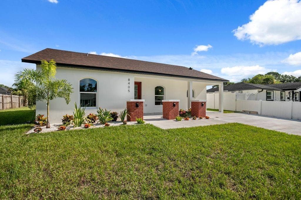 8405 WOODLAKE DRIVE, TAMPA, FL 33615 photo 4