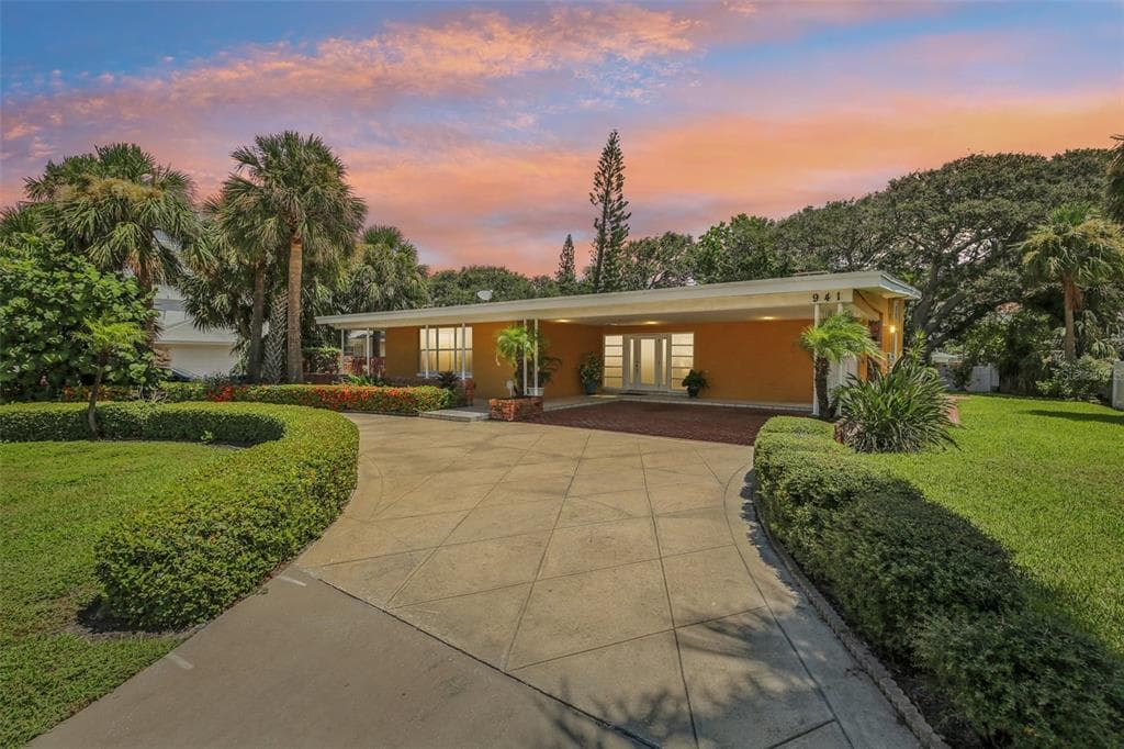 941 Gulf Boulevard, Belleair Beach, FL, 33786