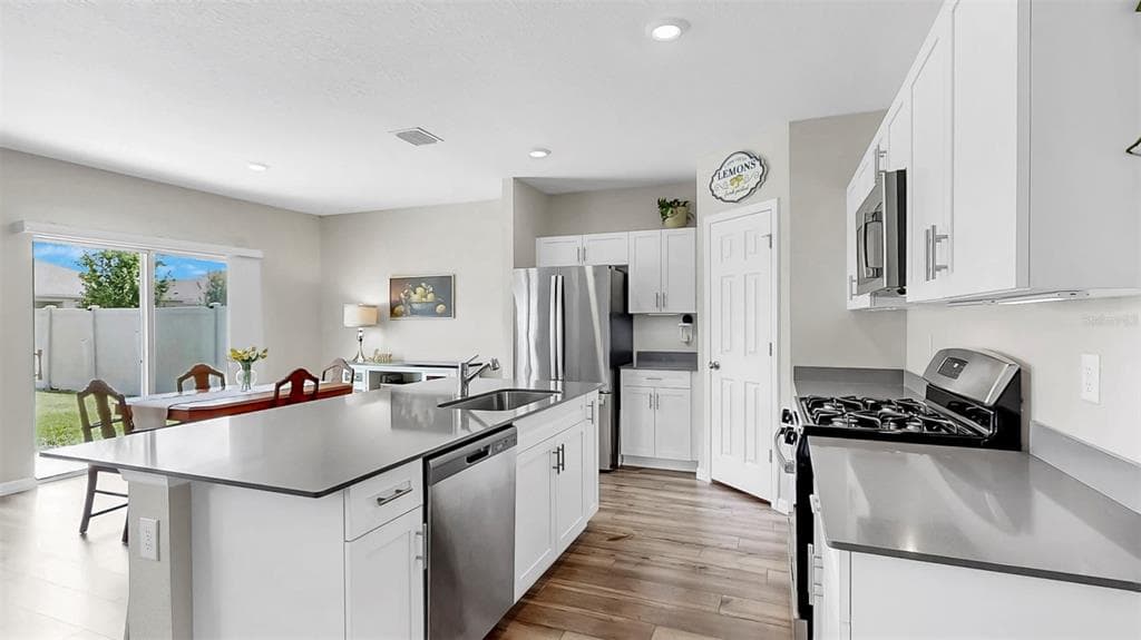 12914 CAMARILLO Place, LITHIA, FL 33547 photo 2