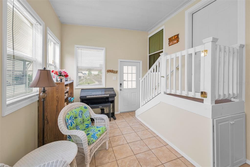 239 HARMONY Way, TARPON SPRINGS, FL 34689 photo 2