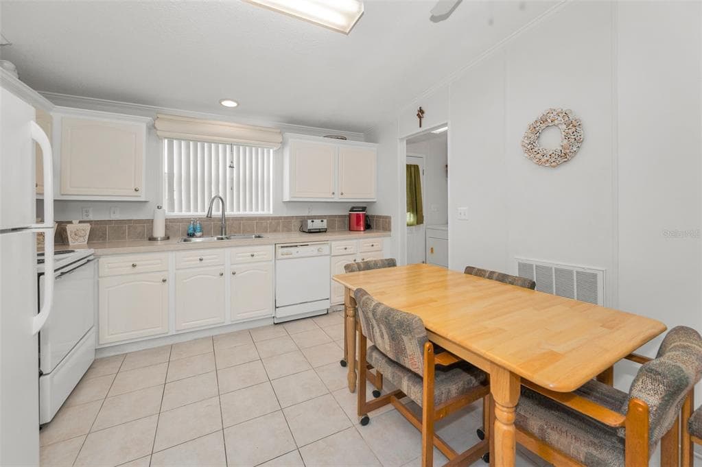 239 HARMONY Way, TARPON SPRINGS, FL 34689 photo 5