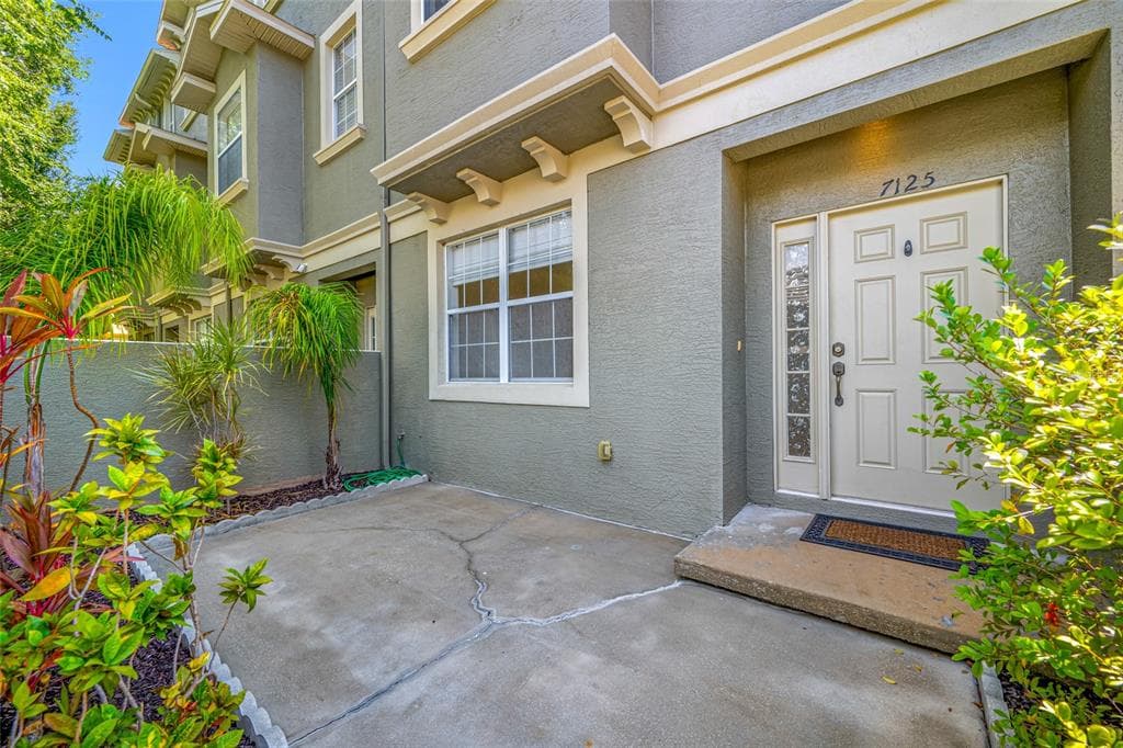 7125 102ND LANE, SEMINOLE, FL, 33772 photo 4