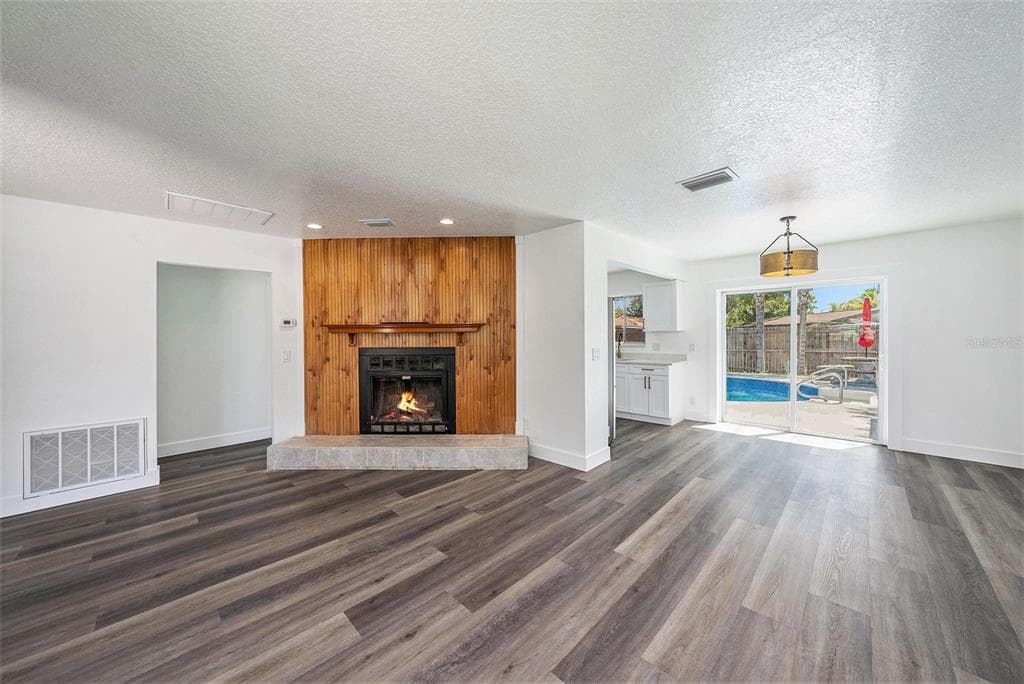 433 TANGERINE DRIVE, OLDSMAR, FL 34677 photo 4