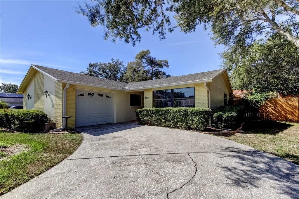 1404 CASTLEWORKS LANE, TARPON SPRINGS, FL 34689