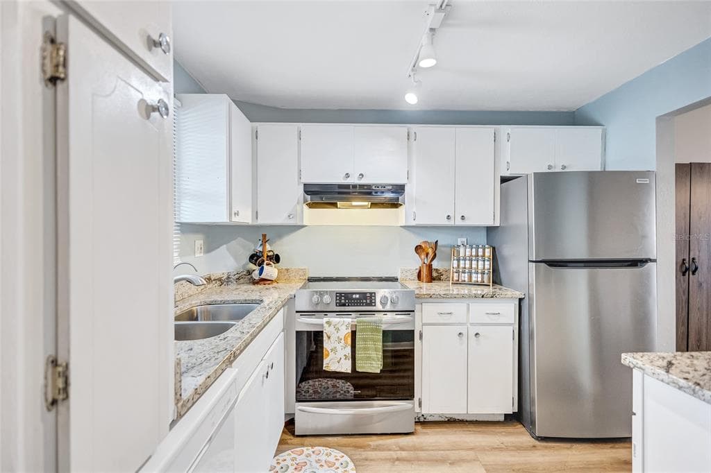 3125 36TH STREET Unit 208, Street PETERSBURG, FL 33713 photo 5