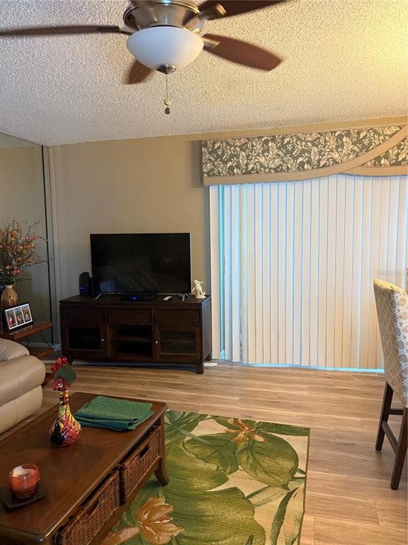 273 REX PLACE Unit H, MADEIRA BEACH, FL 33708 photo 4