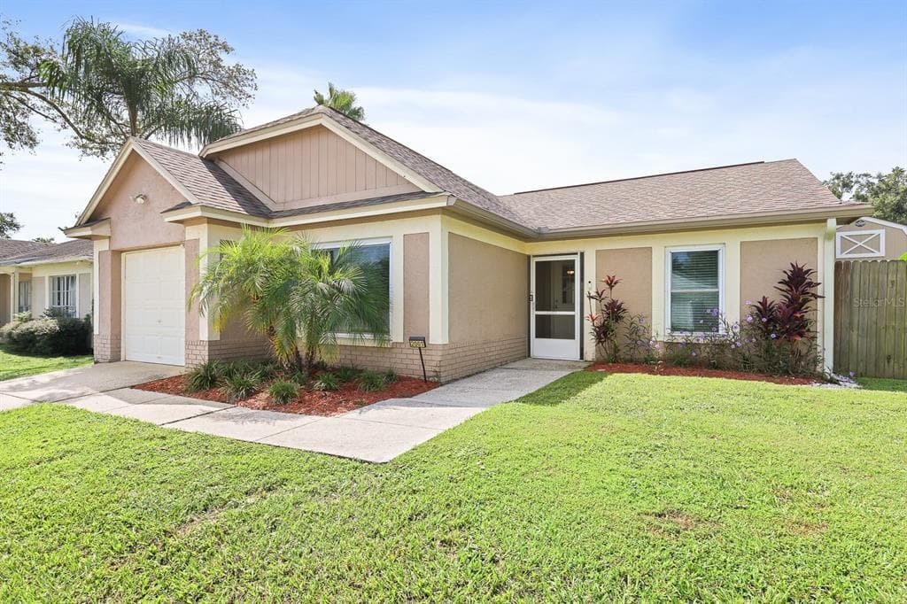 2001 PALADIN COURT, VALRICO, FL 33594 photo 2