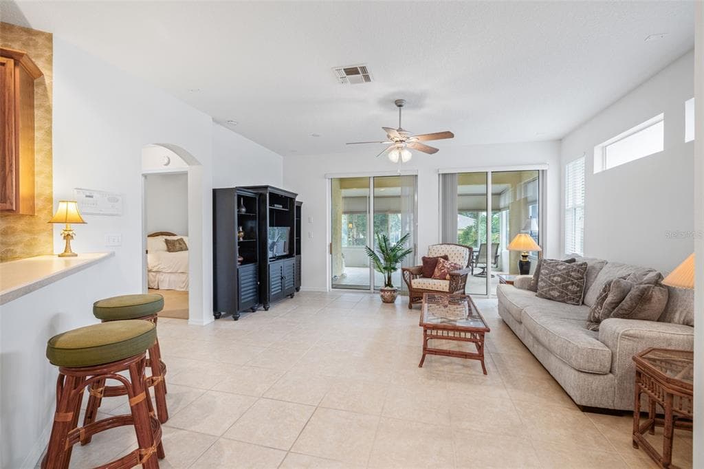 1226 HUNTINGTON GREENS DRIVE, SUN CITY CENTER, FL 33573 photo 5