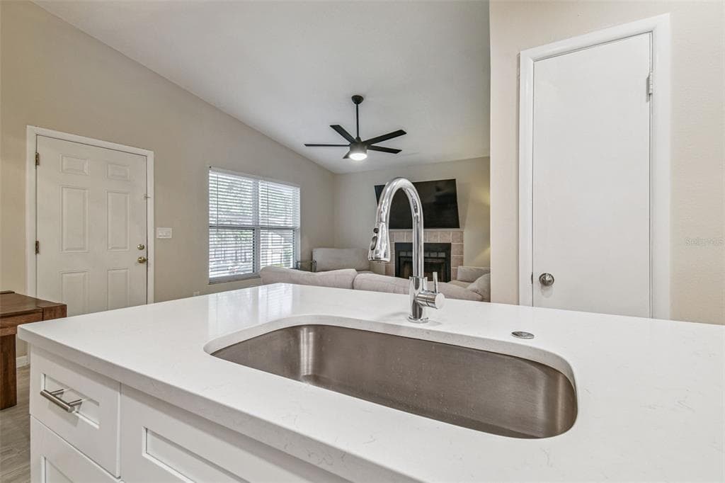 4033 DREAM OAK PLACE Unit 202, TAMPA, FL 33613 photo 5