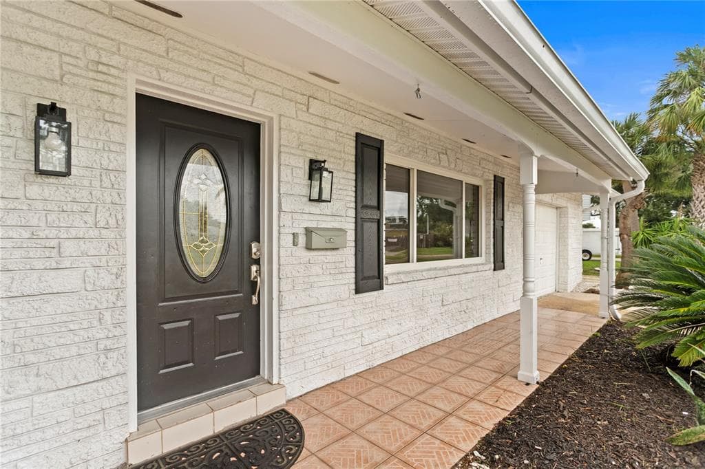 8412 FLAGSTONE DRIVE, TAMPA, FL 33615 photo 3