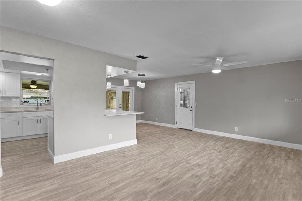 8412 FLAGSTONE DRIVE, TAMPA, FL 33615 photo 4