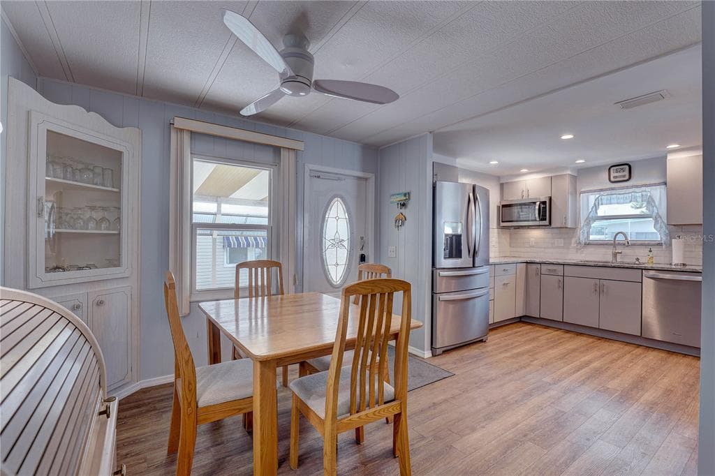 113 ROYAL PALM CIRCLE Unit 113, LARGO, FL 33778 photo 5