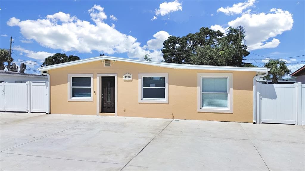 4920 ELDORADO DRIVE, TAMPA, FL 33615 photo 2